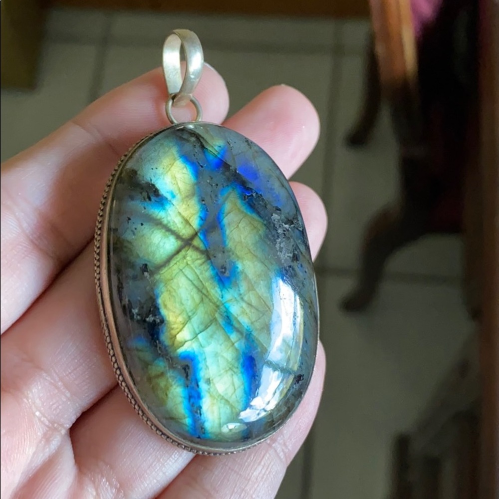Labradorite pendant